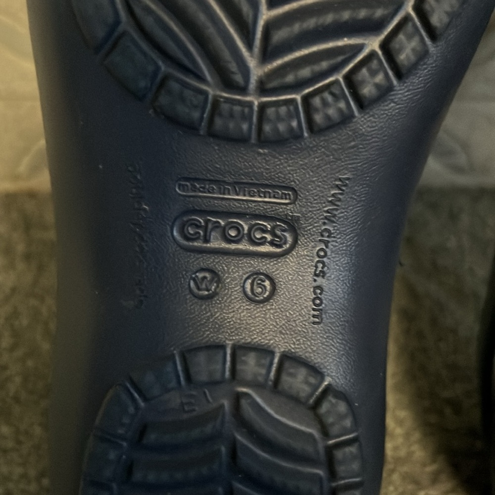 Cute & Functional Kadee Ballet Crocs - Picture 6 of 8